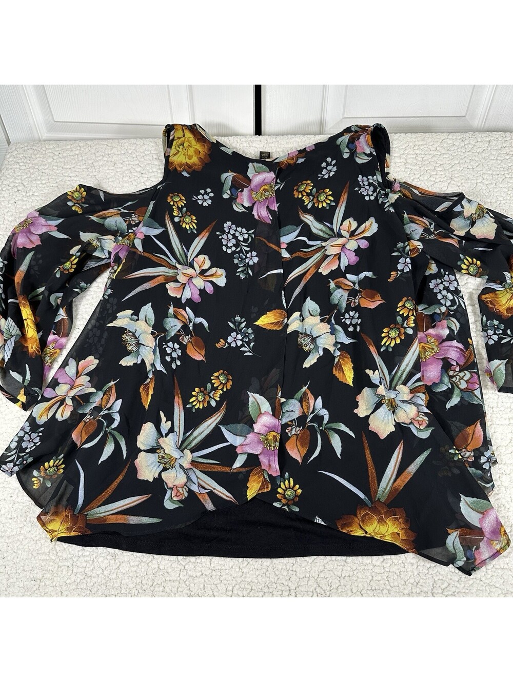 Thalia Sodi Women’s L Black Floral Print Top Blouse w/ Gold Tone Chain Neckline